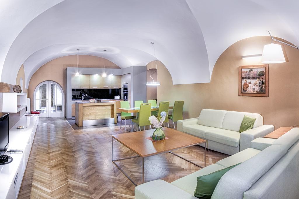 Apartmany Chornitzeruv Dum Telc Exterior photo